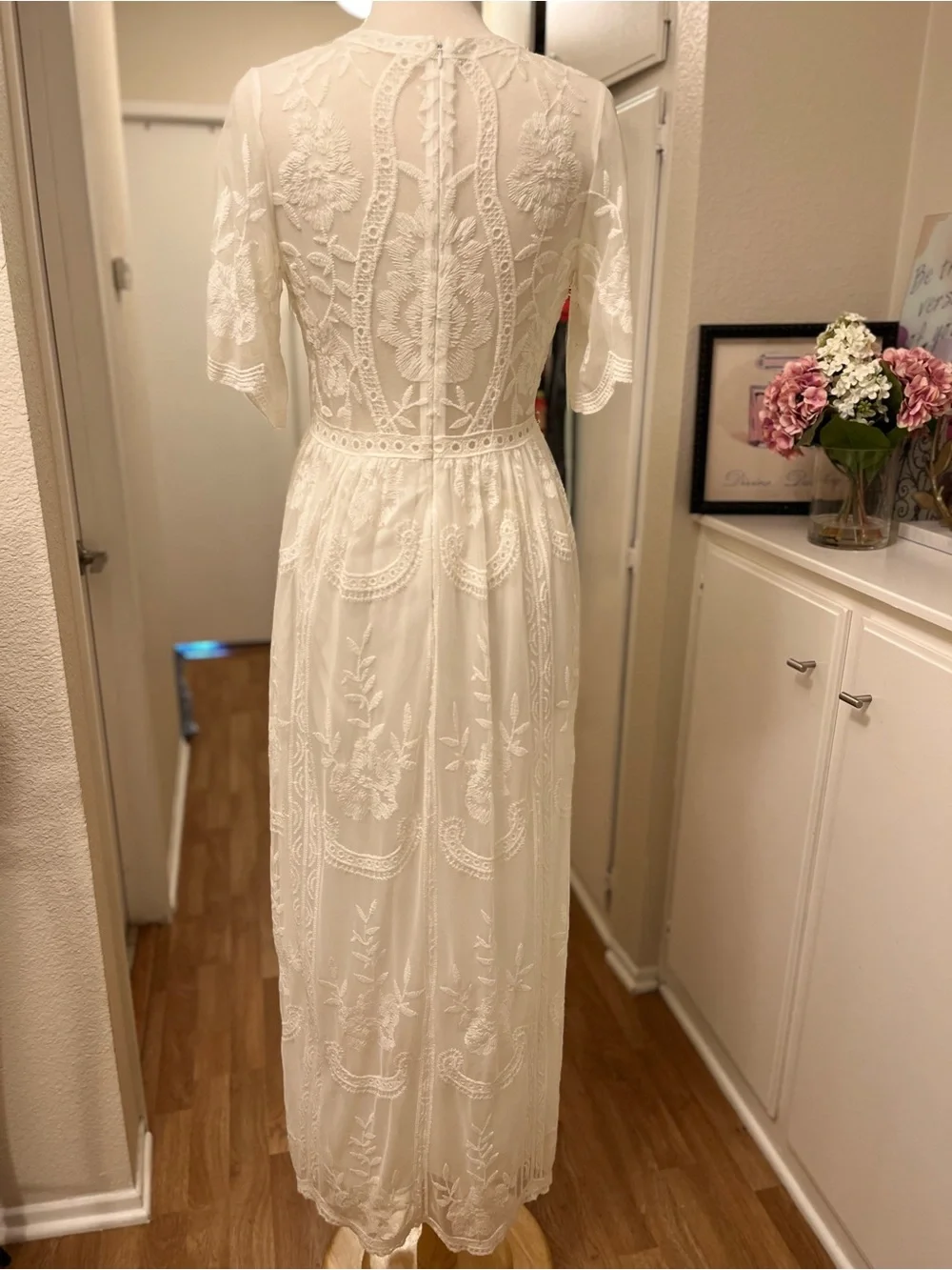 Pink Blush Ivory Lace V‑Neck Maxi Dress - Size M - Picture 6 of 9
